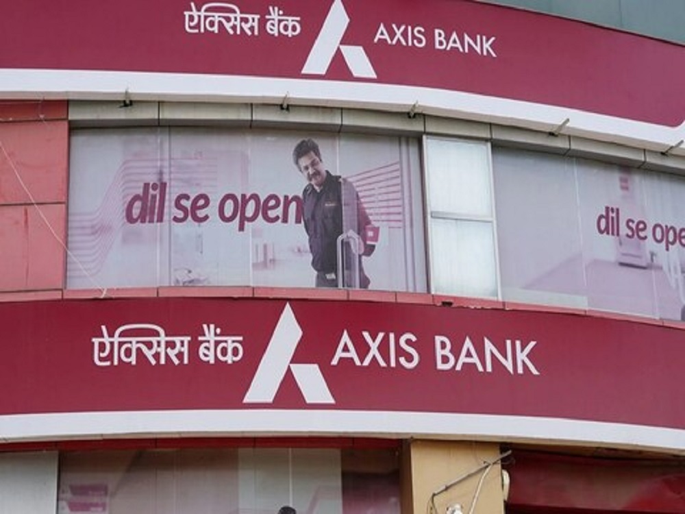 Axis Bank ગિફ્ટ સિટી ખાતે NRI ગ્રાહકો માટે US Dollar FD ની ડિજિટલ સેવા શરૂ કરી.