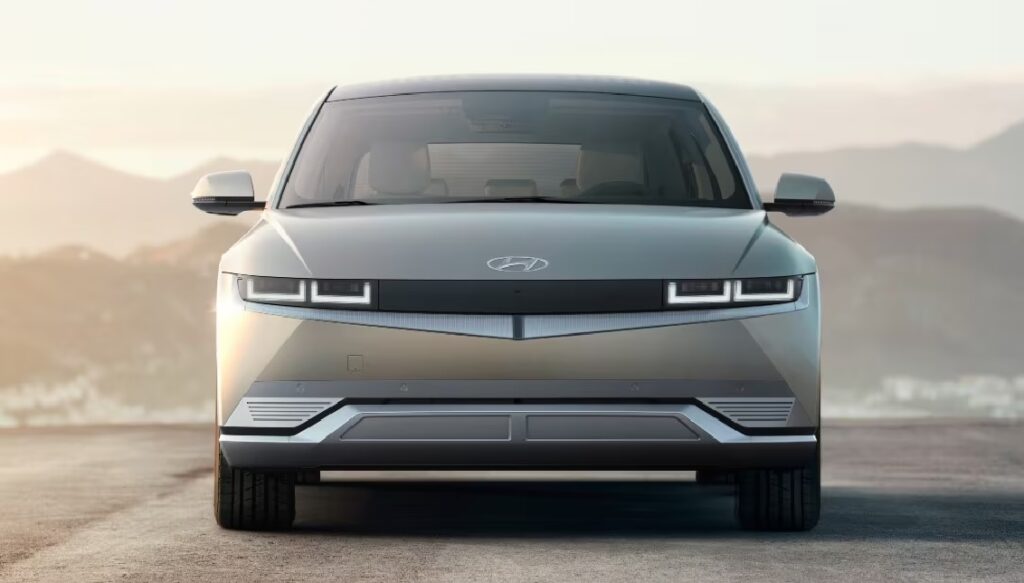 Hyundai Electric Car in India: Creta EV લૉન્ચ કરતા પહેલા હ્યુન્ડાઈએ આ ઇલેક્ટ્રિક કારને બજારમાંથી ગાયબ કરી દીધી