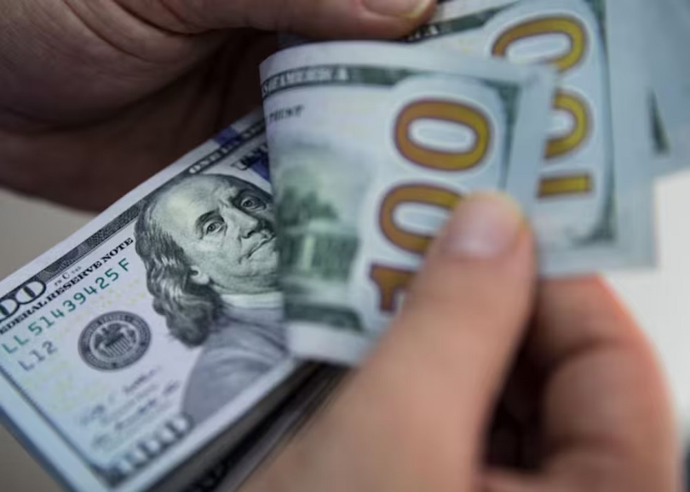 Being sent abroad નાણાંની માત્રામાં ઘટાડો થયો.