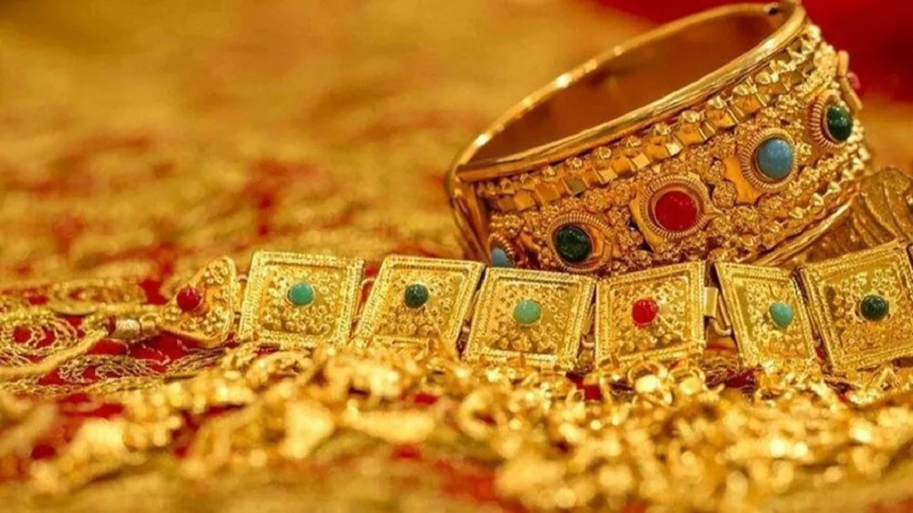Gold prices rise again today થયો , ચાંદીમાં પણ વધારો થયો હતો.