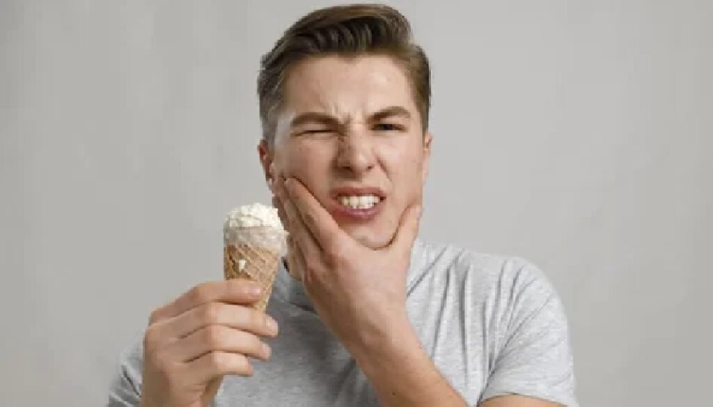 Oral Health: શું ગરમ અને ઠંડુ એકસાથે ખાવાથી દાંત નબળા પડે છે? આ સત્ય છે