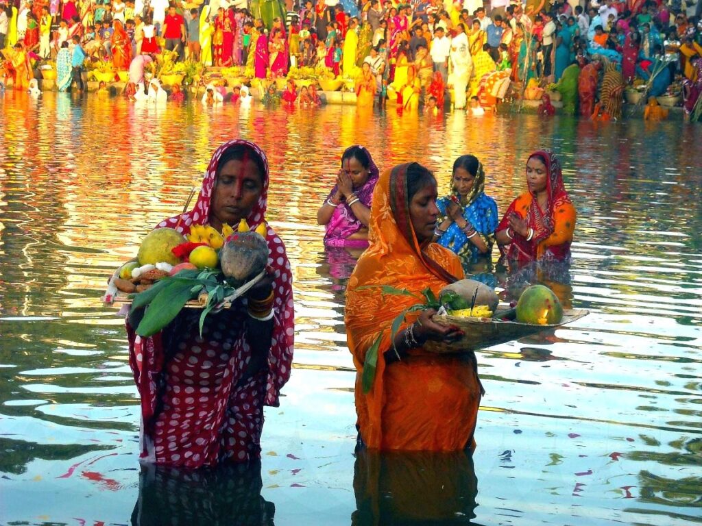 Chhath Puja: છઠ પૂજામાં મહિલાઓ, પુરુષો અને બાળકો સહિત લગભગ 15 કરોડ લોકો ભાગ લે તેવી અપેક્ષા Chhath Puja