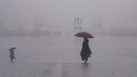 Rain in Delhi-Noida