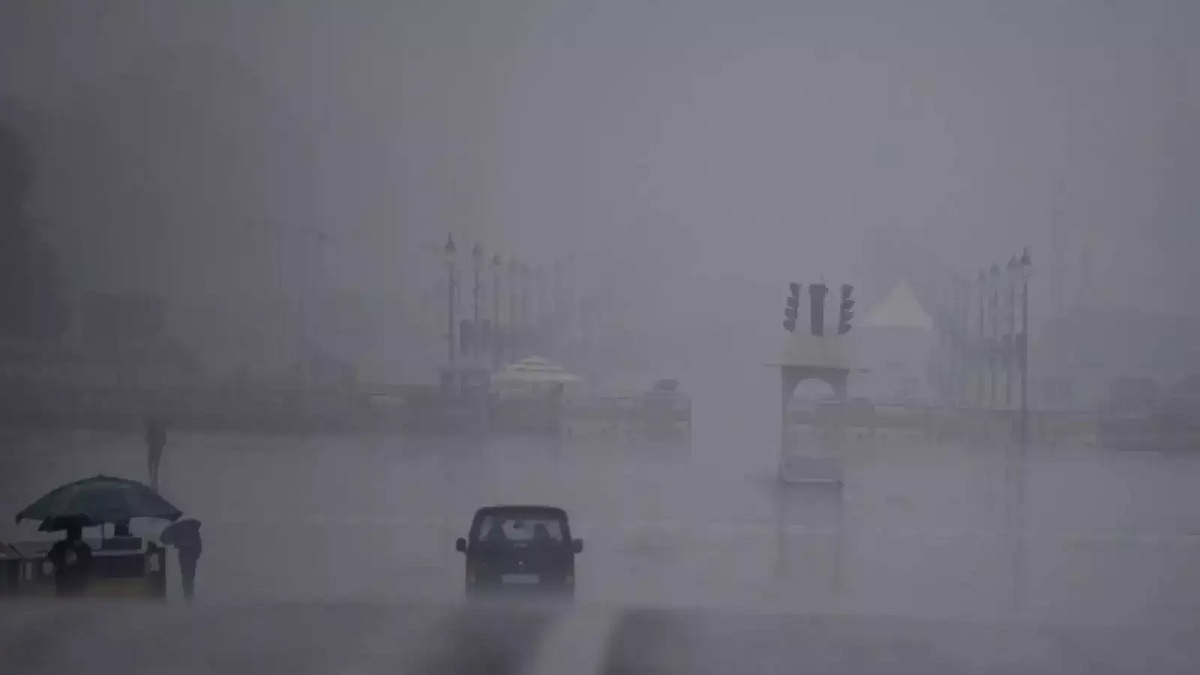 Rain in Delhi-Noida