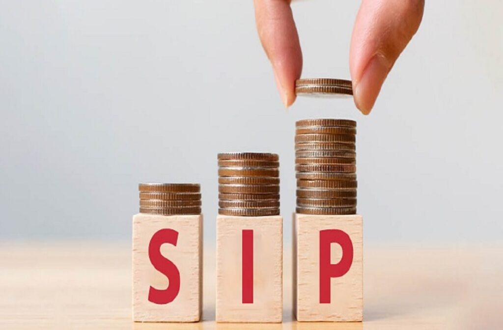 SIP Investment End: SIP ઇન્વેસ્ટમેન્ટ બંધ કરતા પહેલાં 5 મહત્વપૂર્ણ બાબતો, નહીં તો થઈ શકે છે નુકસાન SIP Investment End