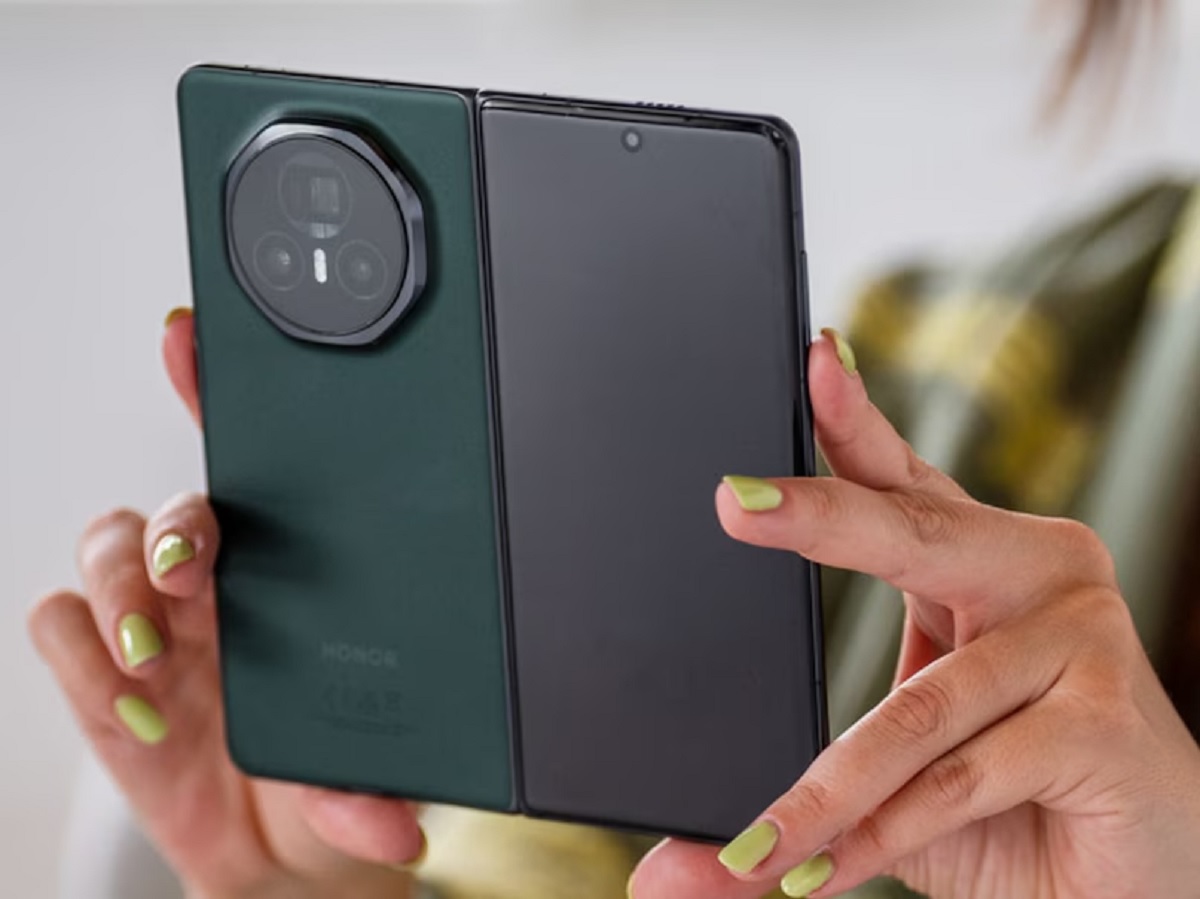 HONOR Magic V5