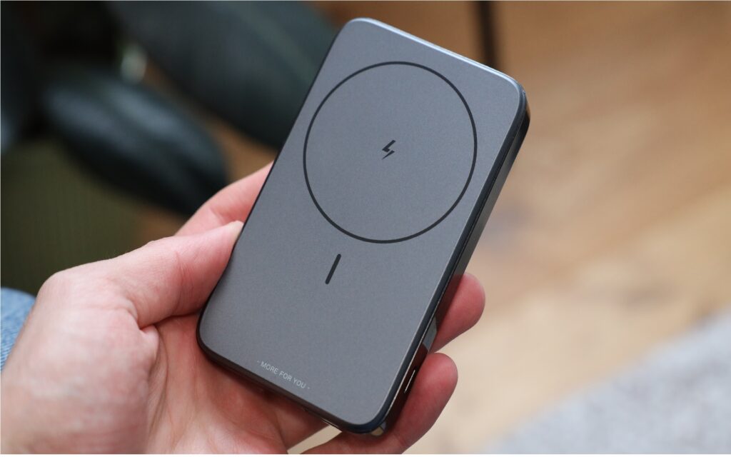 ફ્લાઇટમાં Power bank જોખમી છે; તેનો સુરક્ષિત રીતે ઉપયોગ કેવી રીતે કરવો તે શીખો.