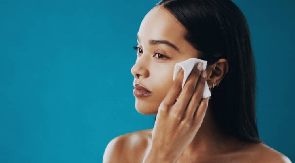 Wet wipes: શું ભીના વાઇપ્સથી મેકઅપ દૂર કરવો સલામત છે? યોગ્ય માહિતી જાણો.