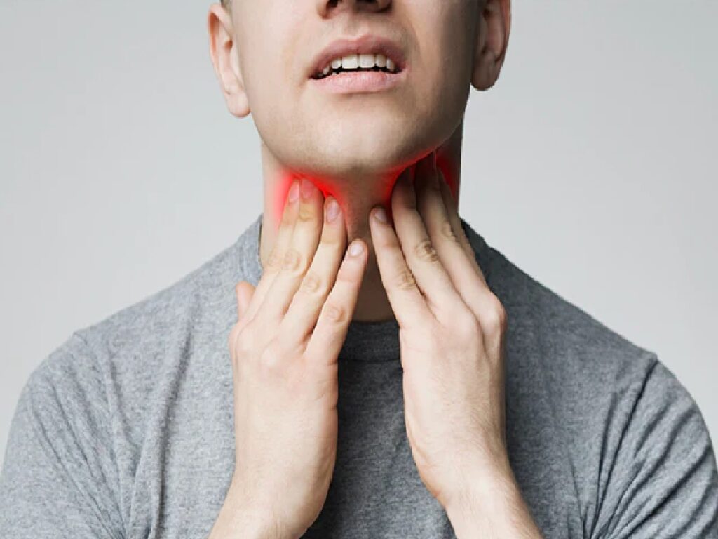 Sore Throat: બદલાતી ઋતુઓમાં ગળાના દુખાવાથી પરેશાન છો? આ પરંપરાગત ઘરગથ્થુ ઉપચારો જાદુની જેમ કામ કરશે