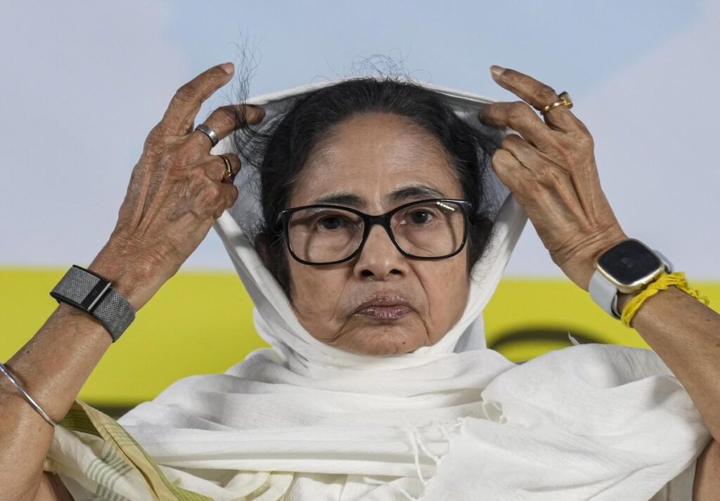 Mamata Banerjee: પગાર વગર કેવી રીતે જીવે છે મમતા બેનર્જી? પુસ્તકો અને પેઇન્ટિંગ દ્વારા થતી લાખોની કમાણીનું રહસ્ય